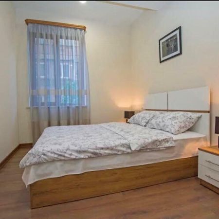 Boutique Apartment Jerevan Buitenkant foto